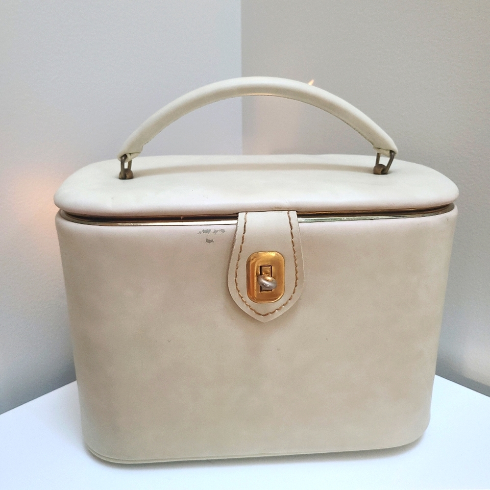Vintage makeup traincase luggage